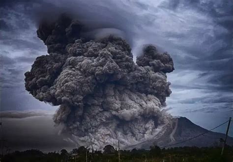 Gunung Raung Erupsi! Inilah Sederet Fakta Gunung Raung