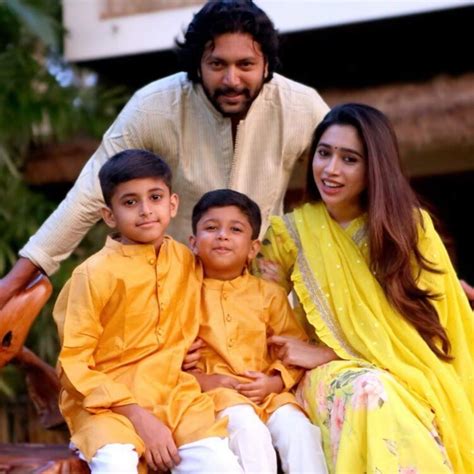 Jayam Ravi Family Photos - Wife, Daughter and Full family images - Live Cinema News