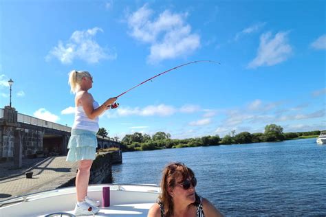 Shannon River Boat Hire Ireland Guide to cruising the Upper Shannon