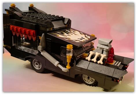 LEGO After Dark: Glow in the Dark LEGO Pieces