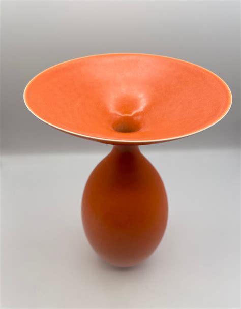 Anna Silverton, Porcelain Vase, 2023 | Contemporary Applied Arts