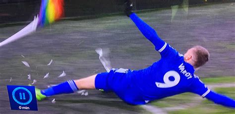 (Video) Jamie Vardy unleashes iconic celebration after 90th minute ...