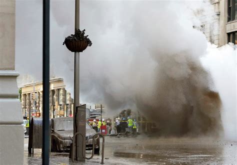 Steam pipe explosion in NYC prompts evacuation, asbestos warning - Business Insider