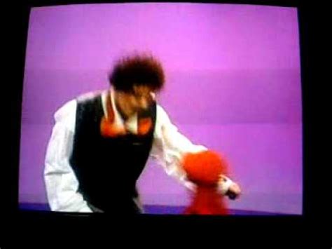 Elmo and mister noodle - YouTube