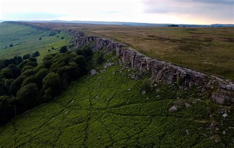 Stanage Edge Walk From Hathersage - 4 Stage Easy Route | AverageLives