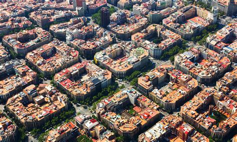 Barcelona plans 'super blocks' to fight traffic and pollution - Business Insider