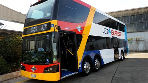 Adelaide Airport shuttle bus trial to continue despite very low passenger numbers | Messenger