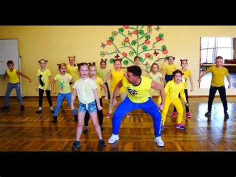 Zumba dance monkey - kumaxis