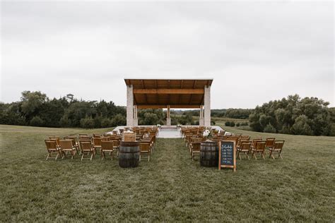 Cozy Rainy Glacial Till Vineyard & Winery Wedding | Palmyra, NE ...