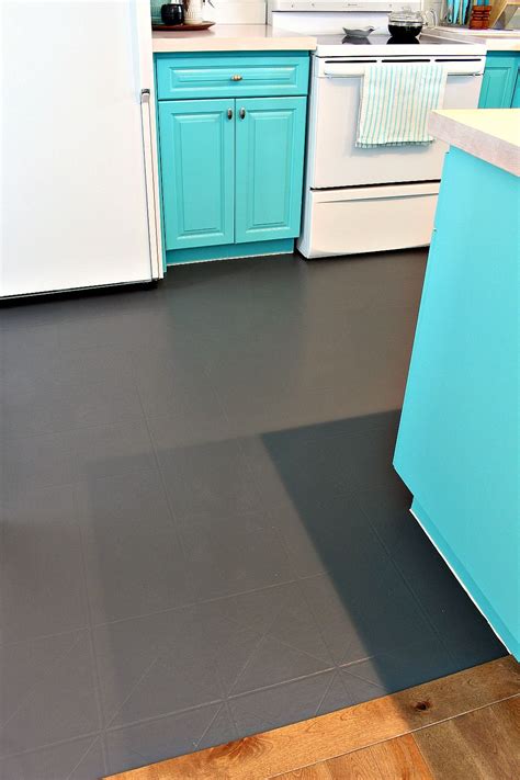 How to Paint a Vinyl Floor | DIY Painted Floors - Dans le Lakehouse ...