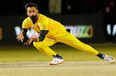 Mohammad Hafeez claims best bowling figures in T10 history