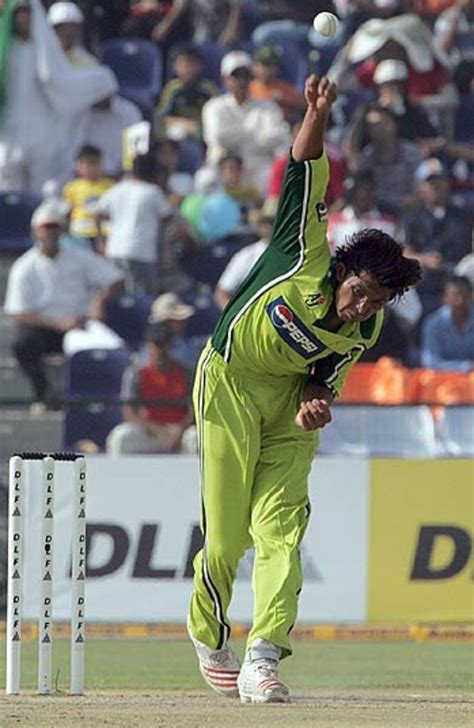 Mohammad Asif began with two maidens | ESPNcricinfo.com