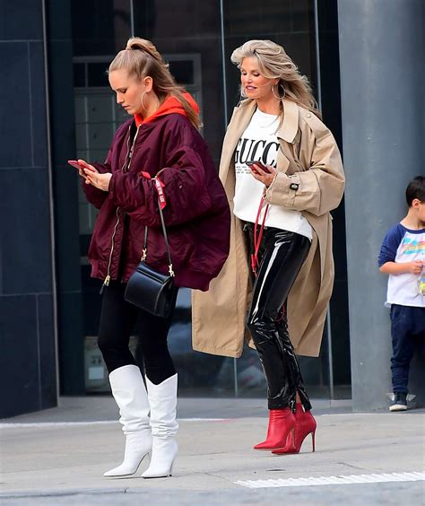 Christie Brinkley with her daughter arriving to the Knicks vs Heat Basketball game -05 | GotCeleb