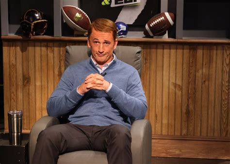 SNL: Miles Teller unveils Peyton Manning impression, roasts cast exits