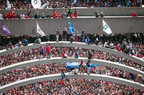 Crowds Turn Out for Toronto Raptors NBA Championship Parade - Bloomberg