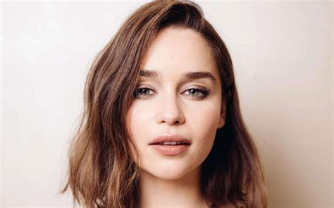 Emilia Clarke Wallpapers Images Photos Pictures Backgrounds