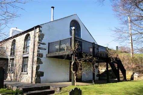 Salvage Hunters star Drew Pritchard puts family home in North Wales up for sale - North Wales Live