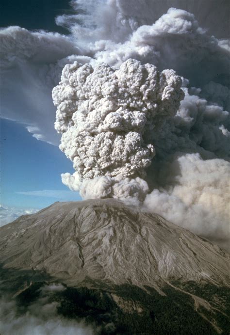 File:MSH80 st helens eruption plume 07-22-80.jpg - Wikimedia Commons