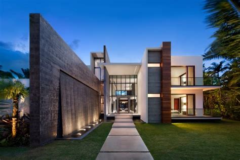15 Compelling Contemporary Exterior Designs Of Luxury Homes You'll Love