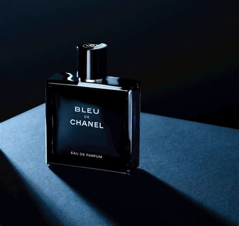 10 Colognes Women Absolutely LOVE On Men - Traveling in Fashion