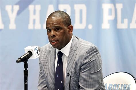 UNC basketball coach Hubert Davis recruits elite 2022, 2023 prospects