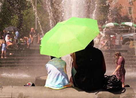 Washington Square Park Fountain Photograph by Ann Murphy - Fine Art America