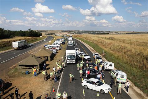 Arrests at N4 lockdown roadblock as police send motorists back home