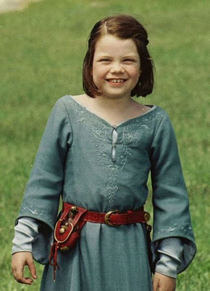 Narnia’s “Lucy” Is All Grown Up (3 pics + 1 gif) - Izismile.com