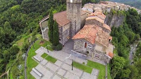 Mail2Day: Castellfollit de la Roca - A Beautiful Mountain Village in Spain (12 pics)