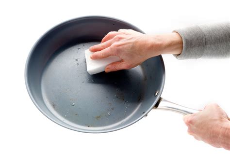 How To Clean Nonstick Cookware Correctly - 101CleaningTips.net