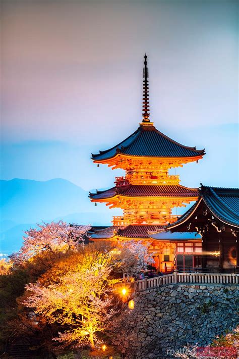 - Temple de Kiyomizudera la nuit, Kyoto, Japon | Image Libre de Droits