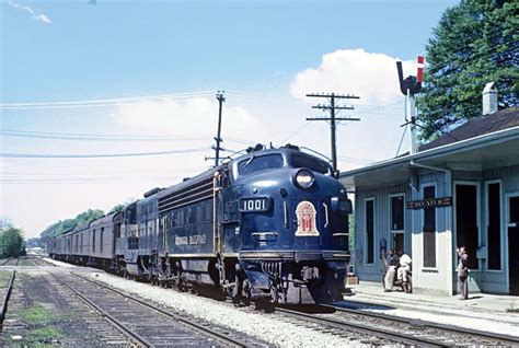 Georgia Railroad F3A #1001 wears a new paint scheme as it arrives in ...