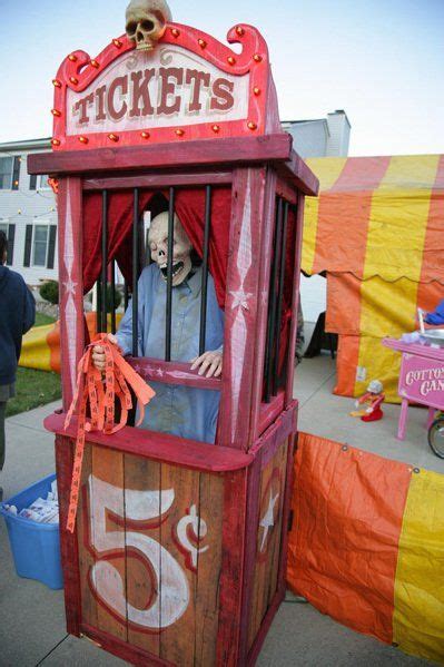 Scary Ticket Booth Build | Creepy halloween decorations, Scary halloween decorations, Clowns ...