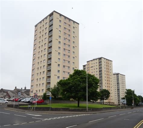 High rise flats, Pathhead © JThomas :: Geograph Britain and Ireland