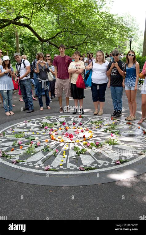 The Imagine Memorial to John Lennon Strawberry Fields Central Park New York City Stock Photo - Alamy