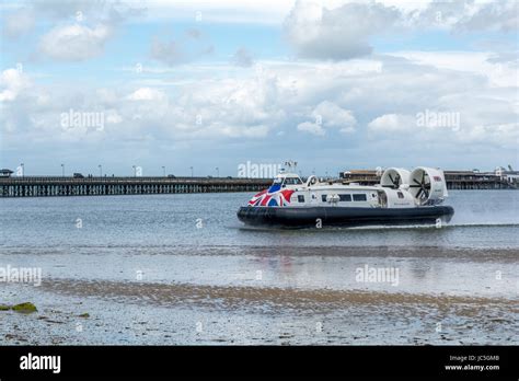 Isle of Wight Hovercraft Stock Photo - Alamy