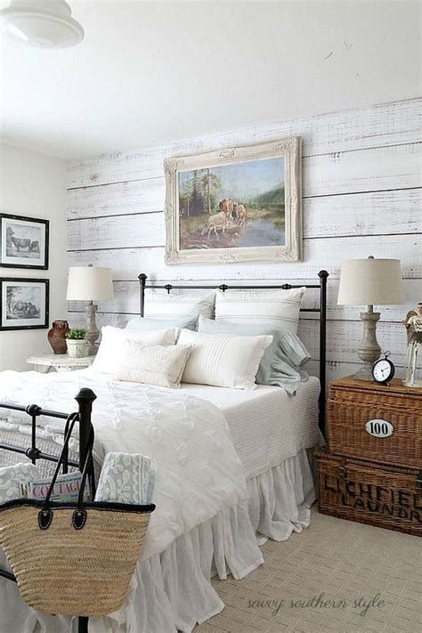 Nice 65 Classic and Vintage Farmhouse Bedroom Ideas. More at http://trendecor.co/2017/09/05 ...