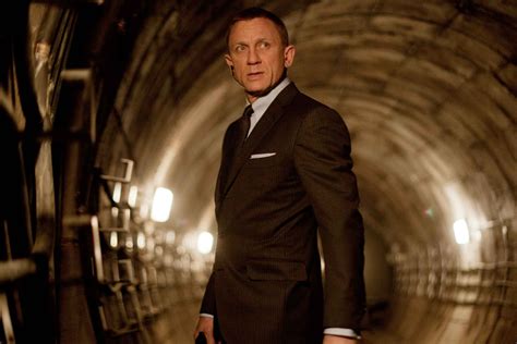 James Bond Outfits: Daniel Craig in Spectre Movie Fashion | Dress Like Bond