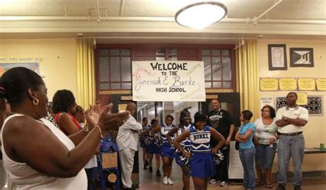 Burke High’s reunion rejoins old classmates in Dorchester - The Boston Globe