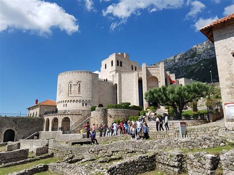 Historia e Krujës e sjellë magjishëm nga 10 blogerë italianë