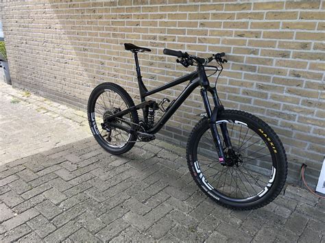 Airdrop Edit V3 custom build - Sake_Leeuw's Bike Check - Vital MTB