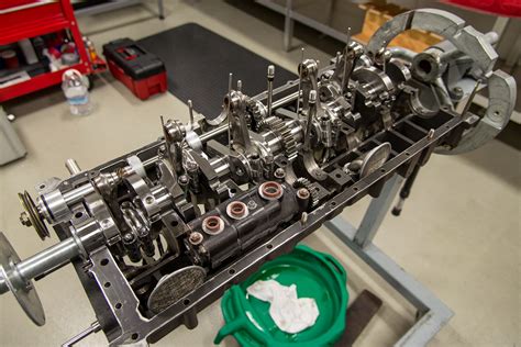 Porsche 917/30 Engine Build Up - Canepa