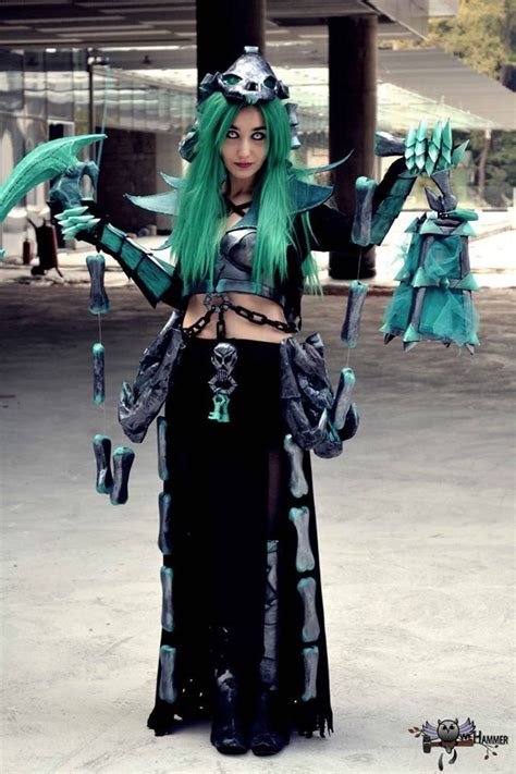 Female Thresh | Cosplay girls, Best cosplay, Cosplay league of legends