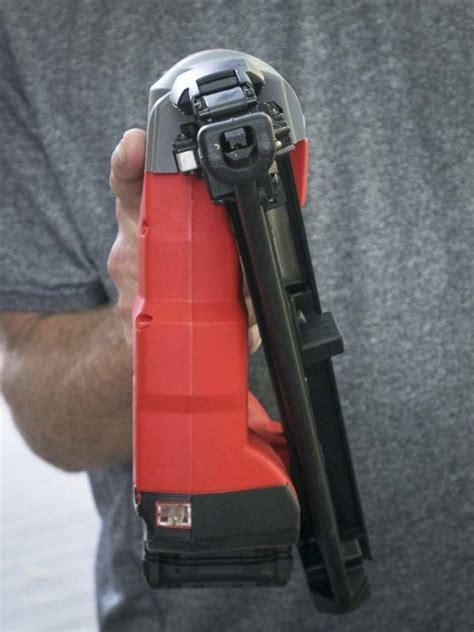 Milwaukee M18 15-gauge Angled Finish Nailer Review | PTR