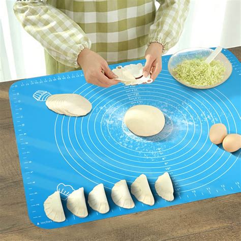 Nonstick Rollable Silicone Pastry Baking Mat With Measurements – Simply Novelty