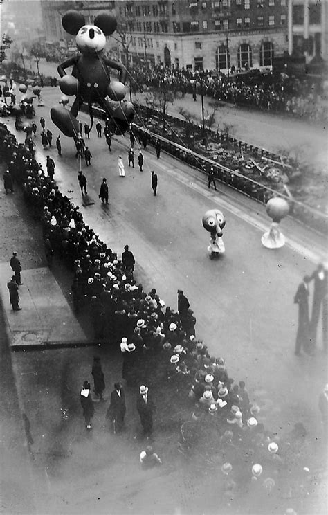 Mickey Mouse, 1934 | First Mickey Mouse balloon to appear in… | Flickr
