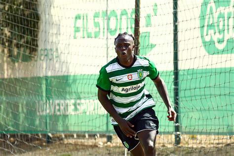 Geny Catamo lesionado e Quenda nos convocados do Sporting