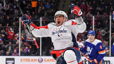 Gretzky: Ovechkin has ‘legitimate chance’ to break NHL goals record