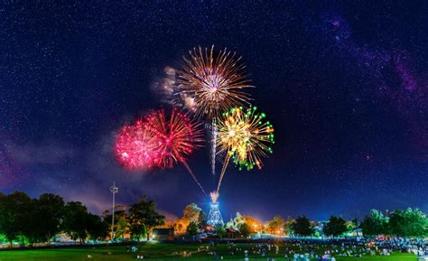 New Year's Eve Midnight Fireworks | Summer in the Parks