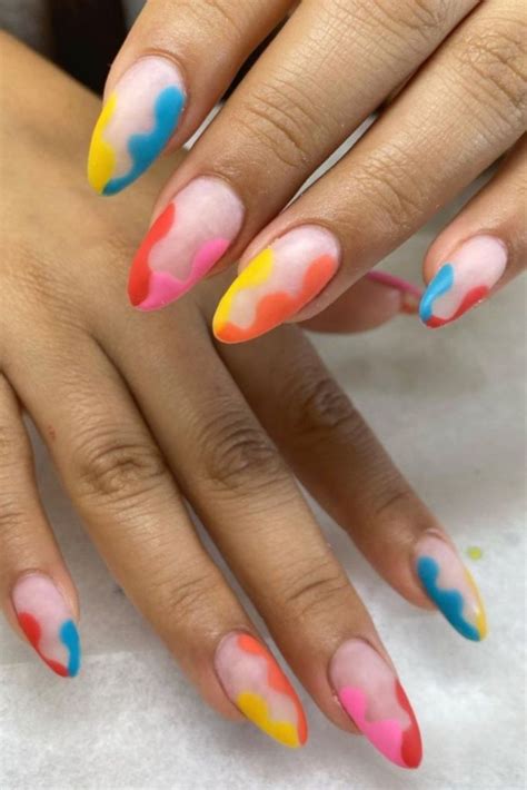 35 Cute Oval Nails Art Designs for Summer Nails 2021